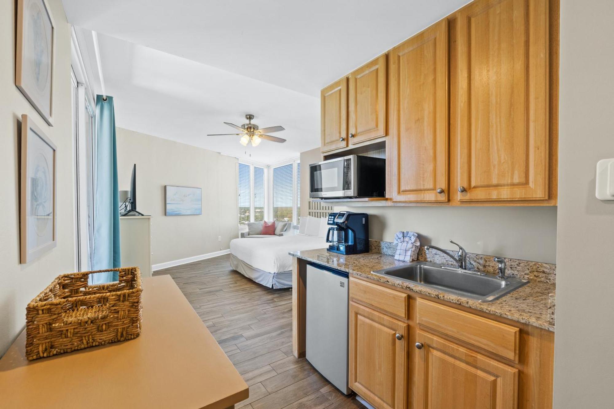 Splash Beach Resort By Panhandle Getaways Panama City Beach Room photo